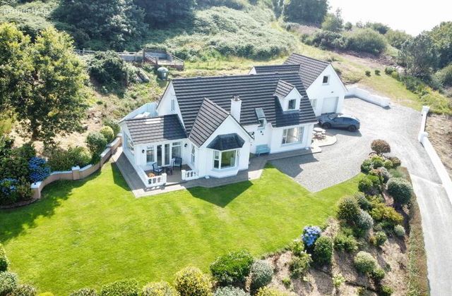 Grange, Inch Island, Co. Donegal, Inch, Co. Donegal - Click to view photos