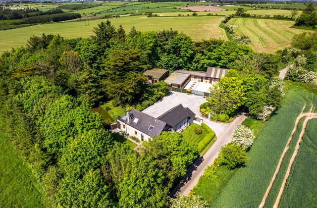 Dun Ard, Meeleen, Knockraha, Co. Cork - Click to view photos