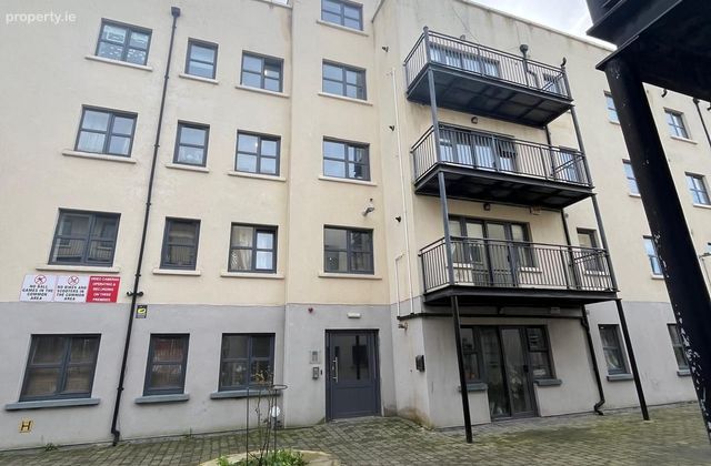 An Tsean Mhargadh, Greenlanes, Drogheda, Co. Louth - Click to view photos