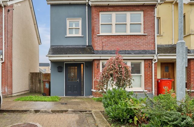 38 Hansted Way, Lucan, Co. Dublin, Lucan, Co. Dublin - Click to view photos