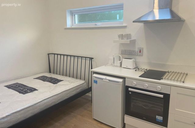 Southern Cross Road, Bray, Co. Wicklow - Click to view photos