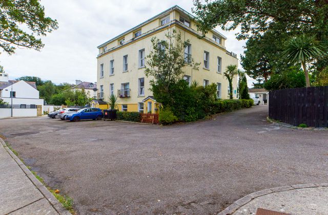 Apartment 4, Newtown Park House, Newtown, Co. Waterford - Click to view photos