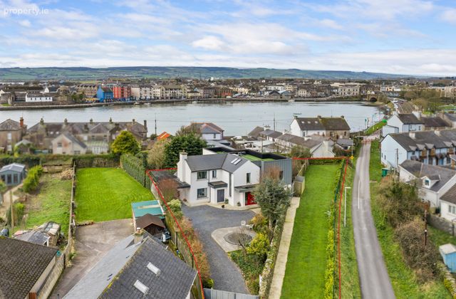 Brettfield House, Sarsfield St, Abbeyside, Dungarvan, Co Waterford, Dungarvan, Co. Waterford - Click to view photos