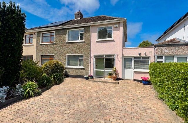 23 Abbey Park, Baldoyle, Dublin 13 - Click to view photos