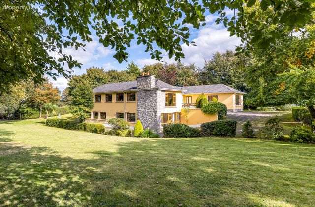 Belgree House, On Approx. 1.67 Hec (4.12 Acres), Kilmartin Lane, Hollystown, Dublin 15, Hollystown, Dublin 15 - Click to view photos