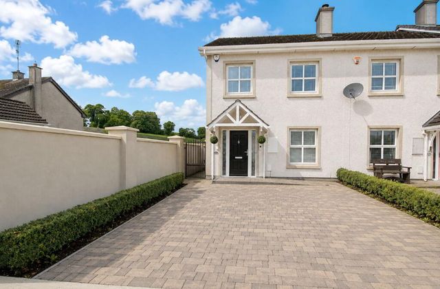 11 Cuirt Naomh Mhuire, Louth, Louth, Co. Louth - Click to view photos