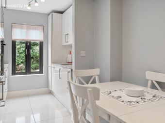 42 Village Court, Butterfield Avenue, Rathfarnham, Dublin 14, Dublin 14 - Image 2