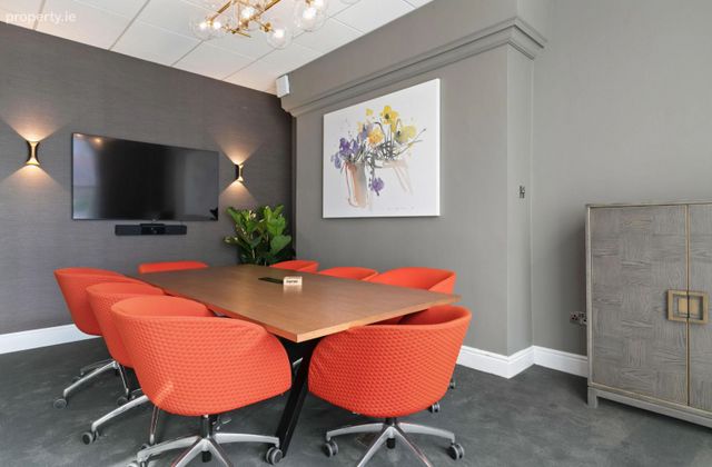Pembroke street upper, Dublin 2 - Click to view photos