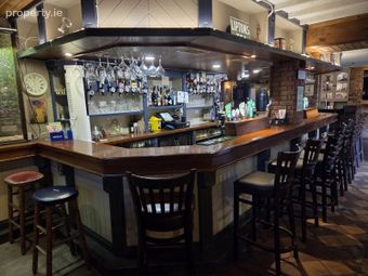 River Run Bar And Restaurant, Mountshannon, Co. Clare - Image 4