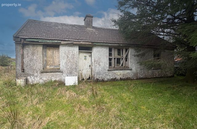 Clashmaguire, Clondrohid, Macroom, Co. Cork - Click to view photos