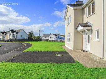 27 Orchard Grove, Newtown Cunningham, Co. Donegal - Image 2
