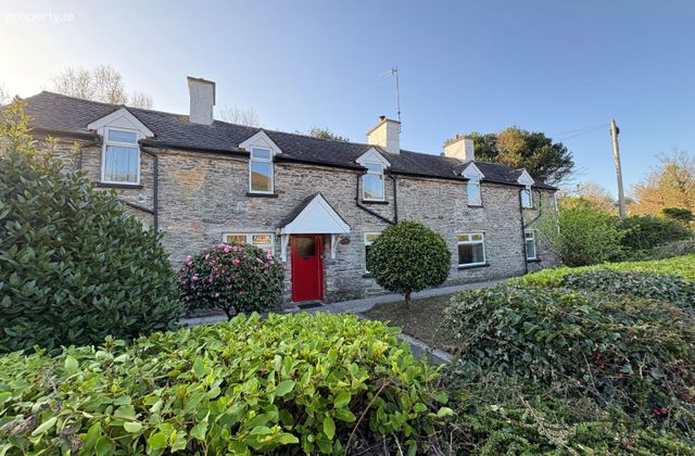 Yew Tree Cottage, Coolroe Lower, Glenbeigh, Co. Kerry - Click to view photos