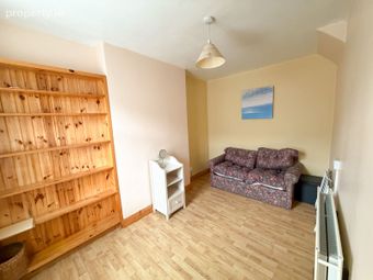 2 Lacey Square, Cashel, Co. Tipperary - Image 5