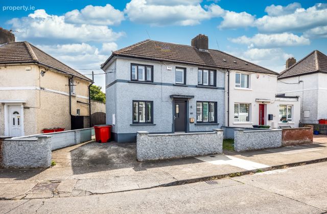218 Larkhill Road, Whitehall, Dublin 9 - Click to view photos