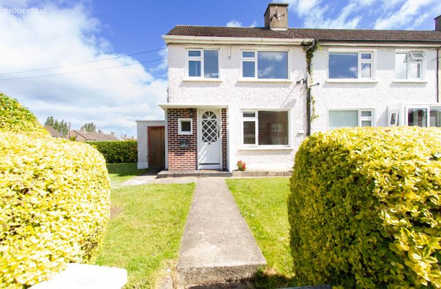 33 Loreto Crescent, Rathfarnham, Dublin 14 - Click to view photos