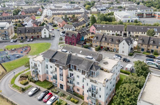 Apartment 23, Lincoln Hall, Thornleigh Road, Thornleigh, Swords, Co. Dublin - Click to view photos