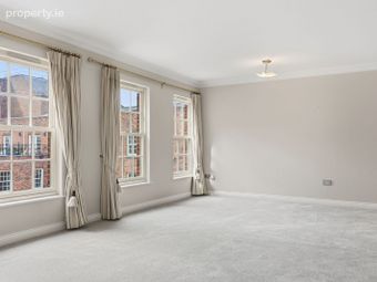 Apartment 19, Ely Mews, Roger's Lane, Dublin 2 - Image 4