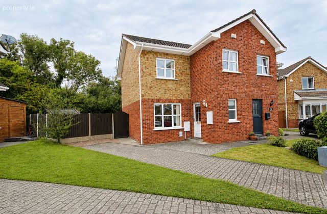 9 Grange Walk, Stamullen, Co. Meath - Click to view photos