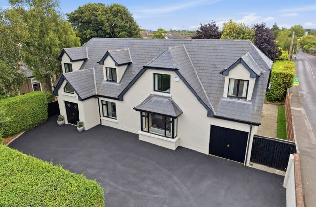 Bannaventa, 1 Seamount Road, Malahide, Co. Dublin - Click to view photos