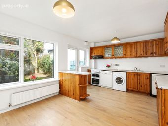 28 The Crescent, Binn Eadair View, Sutton, Dublin 13 - Image 4
