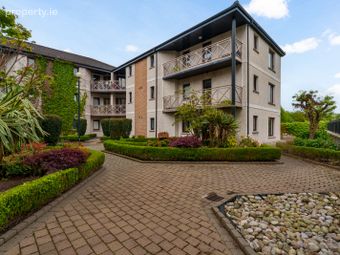 34 Ronayn's Court, Rochestown, Co. Cork