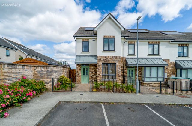 The Crescent, Millers Glen, Swords, Co. Dublin - Click to view photos