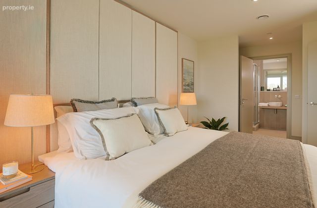 2 Bedroom First Floor Apartment, Beach Road, Dublin 4 - Click to view photos