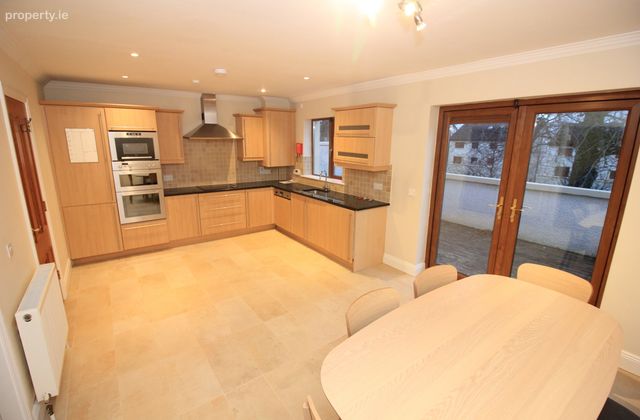 21 The Oaks, Maryborough Ridge, Douglas, Co. Cork - Click to view photos