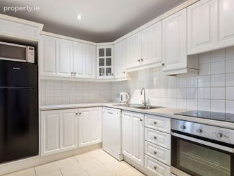 5 Hyde House, Clonfadda Wood, Mount Merrion Avenue, Blackrock, Co. Dublin - Image 4