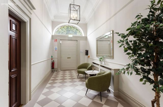 Fitzwilliam Square South, Dublin 2 - Click to view photos