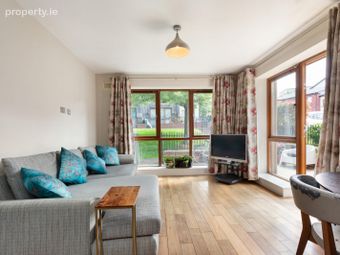 13 The Gardens, Carrickmines Manor, Carrickmines, Dublin 18 - Image 2