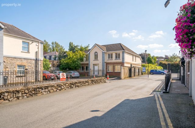 Apartment 6, Ardfield Court, Old Lucan Road, Co. Dublin, Lucan, Co. Dublin - Click to view photos