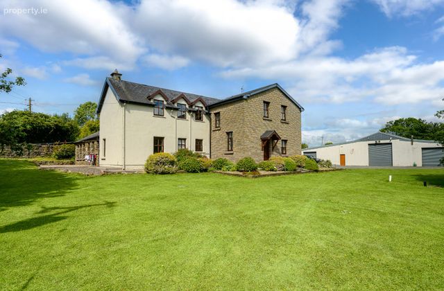Kiseeti, Ballea Hill, Carrigaline, Co. Cork - Click to view photos