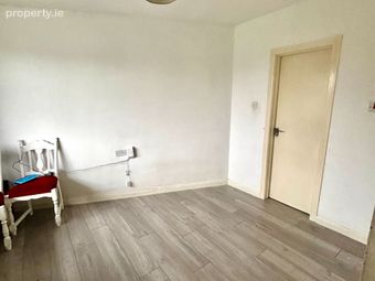 13 Kennedy Gardens, Castlebar, Co. Mayo - Image 4