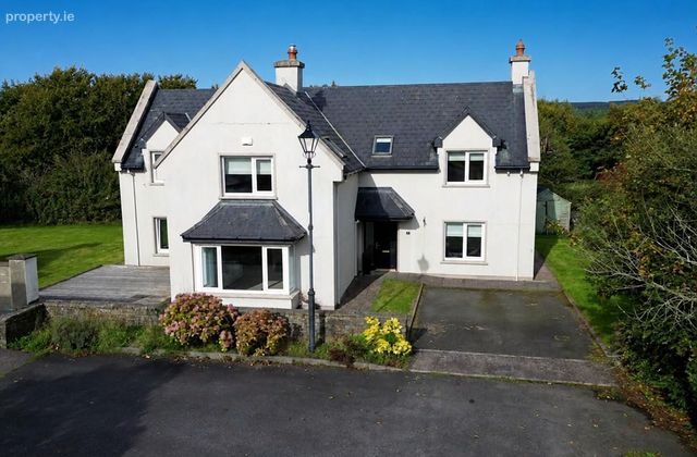 4 Meadow View, Rylane, Co. Cork - Click to view photos