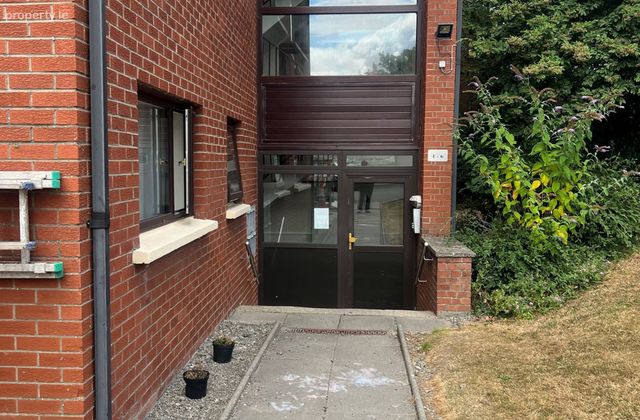 Apartment 3, Ashgrove Court, Sandyford Road, Kilmacud, Co. Dublin - Click to view photos