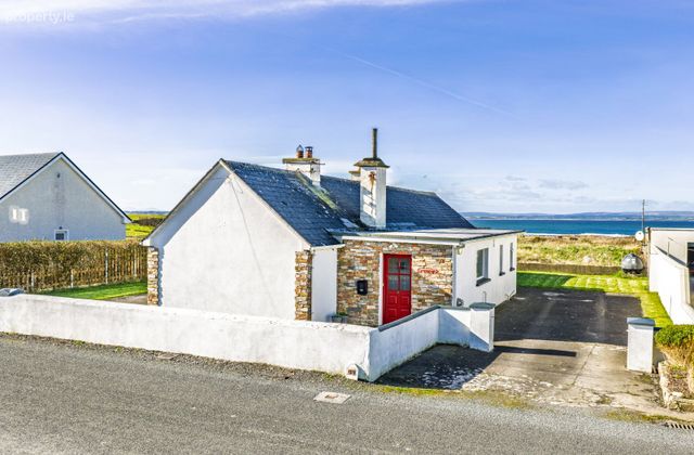 Carrowview, Carrowhubbock South, Enniscrone, Co. Sligo - Click to view photos