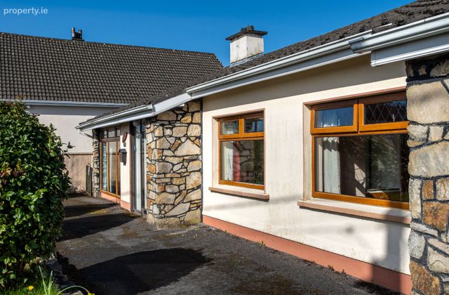 Arva, 10 Clonbrusk West, Coosan, Athlone, Co. Westmeath - Click to view photos