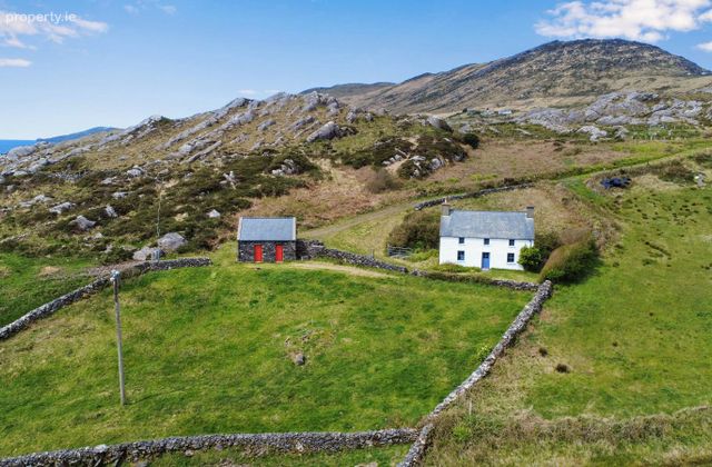 Bunavalla, Caherdaniel, Derrynane, Co. Kerry - Click to view photos