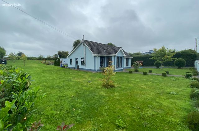 Roseville, Mullingar Road, Castlepollard, Castlepollard, Co. Westmeath - Click to view photos