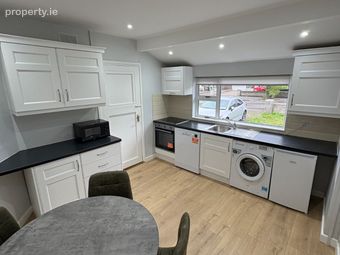 3 Bed Semi-detached, Mountdown Park, Dublin 12, Templeogue, Dublin 6w