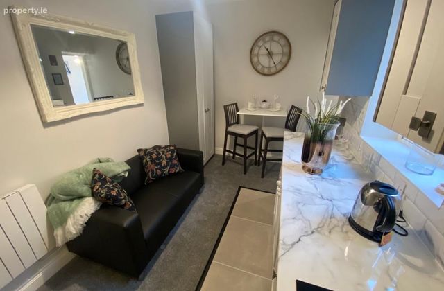 North Circular Road Apartment, North Circular Road, Dublin 7 - Click to view photos