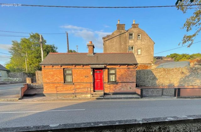 Ashton Lodge, Ashton Park, Blackrock Road, Blackrock, Co. Cork - Click to view photos
