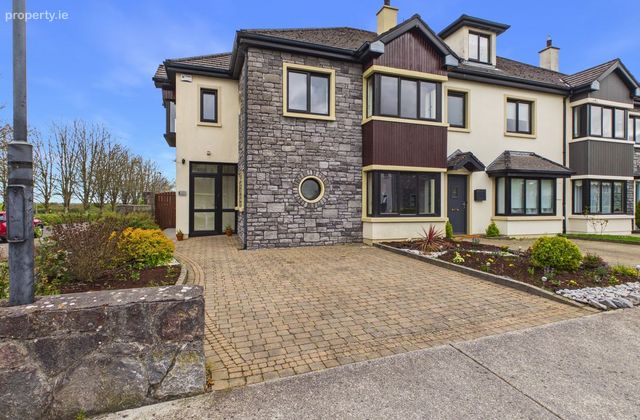 Carraig Linn, Loughrea, Co. Galway, Caheronaun, Co. Galway - Click to view photos