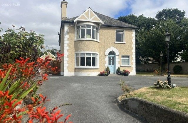 Balmoral House, Castlebellingham, Kilsaran, Co. Louth - Click to view photos