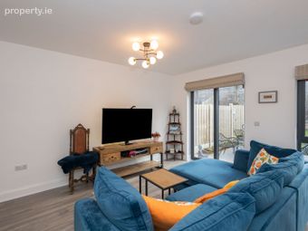 29 Beechwood Grove, Cluain Ard, Cobh, Co. Cork - Image 4
