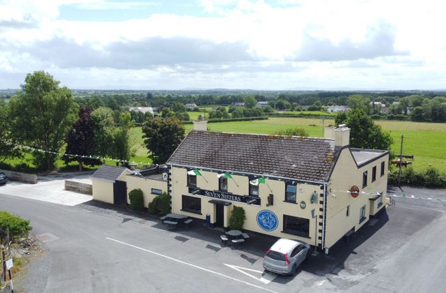 Seven Sisters, Old Kildimo, Old Kildimo, Co. Limerick - Click to view photos