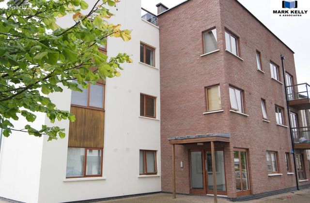 12 Hunters Avenue, Hunters Wood, Ballycullen, Dublin 24 - Click to view photos
