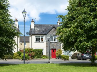32 Sruth Mhuileann, Durrus, Co. Cork - Image 3