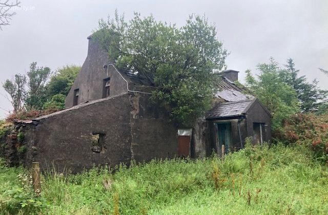 Coomavoher, Mastergeehy, Waterville, Co. Kerry - Click to view photos